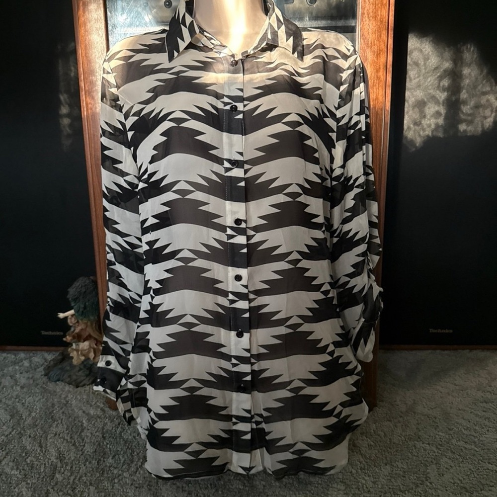 Bebe Monochrome Zigzag Silk Blouse